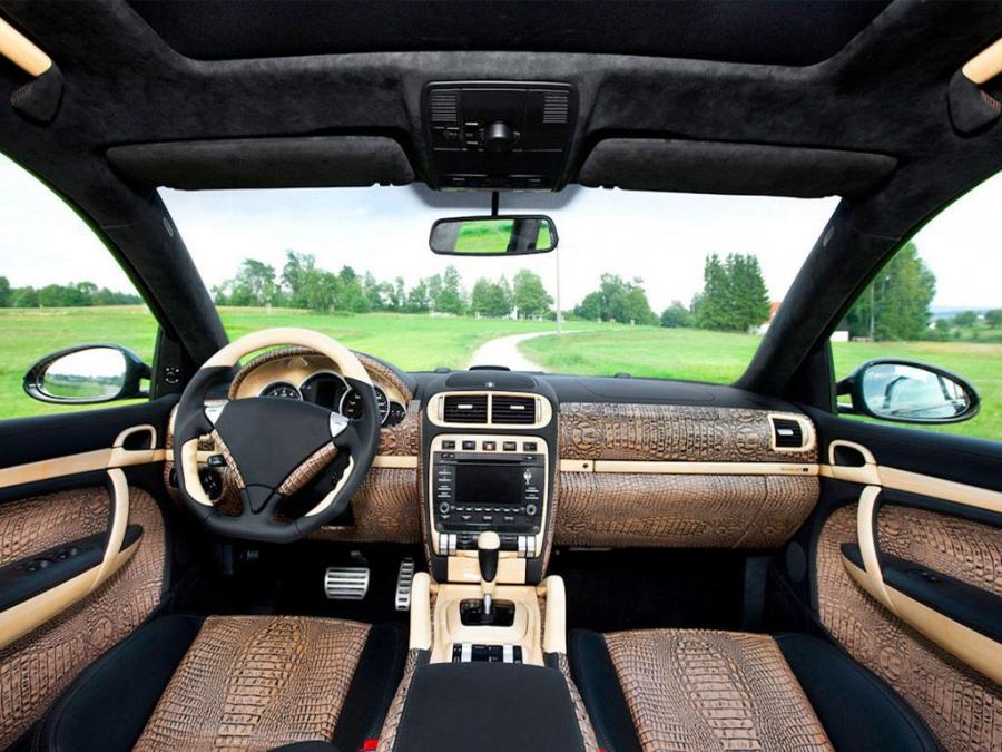  Porsche Cayenne by Mansory 2007 года  (фото 2 из 6)